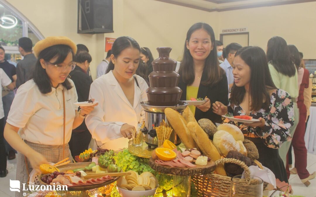 CIHTM students displays L’amour in Paris cocktail event